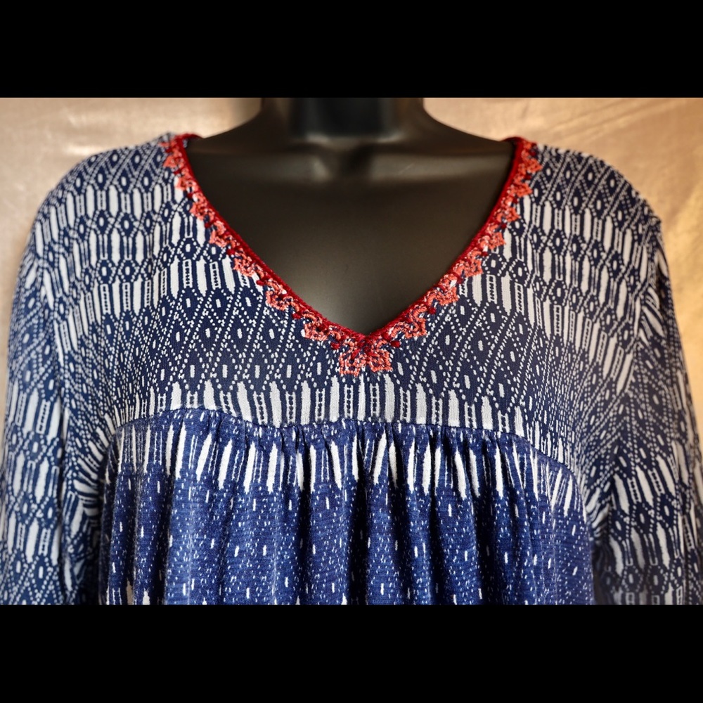 Lucky Brand L navy sheer embroidered geometric